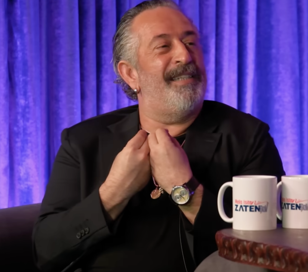 Cem Yılmaz'ın taktığı Louis Erard x Massena Lab Edition