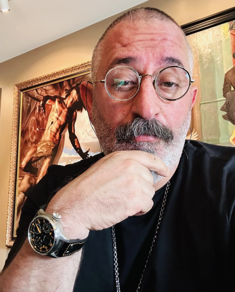 Cem Yılmaz'ın taktığı IWC Big Pilot IW502618