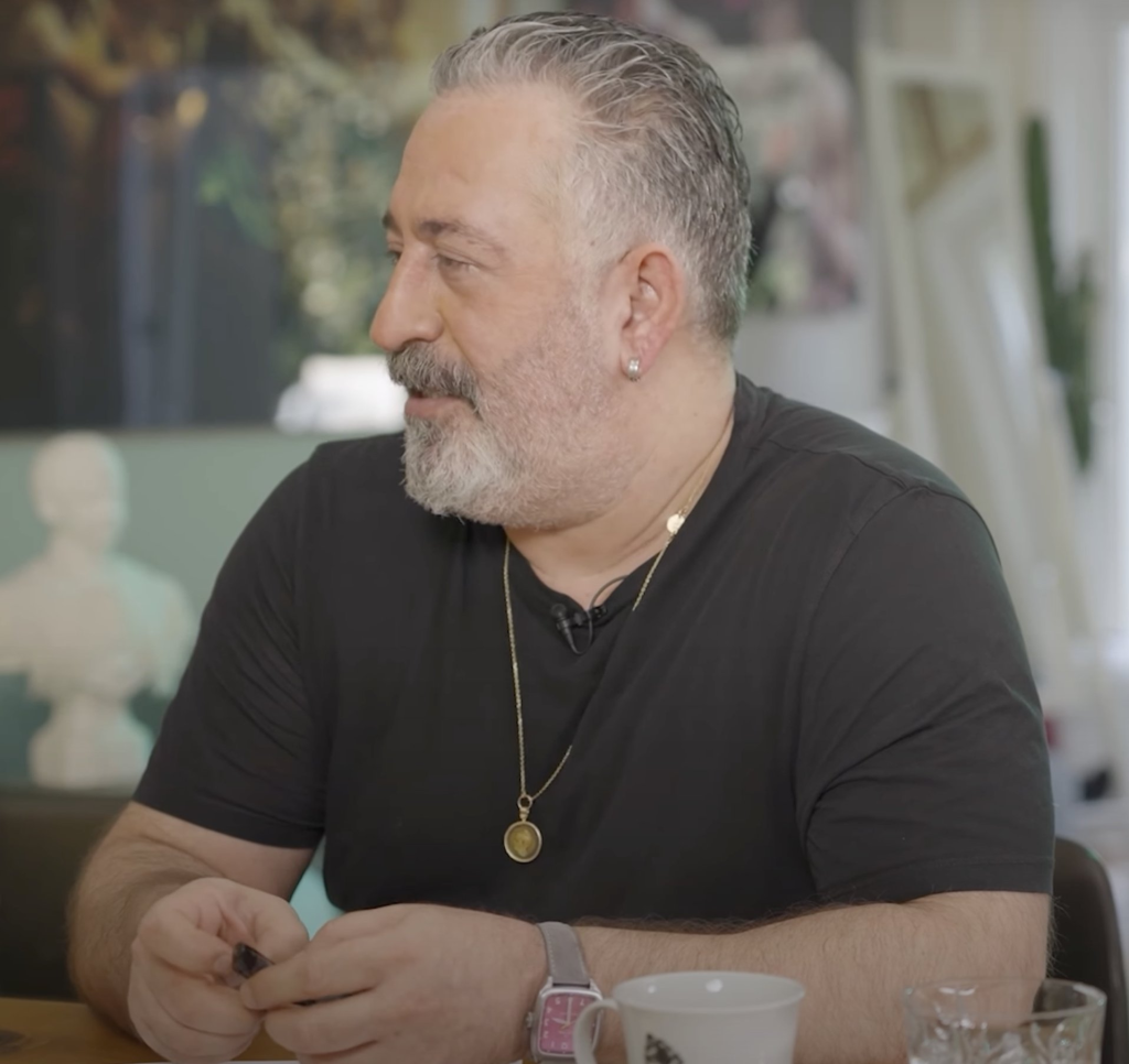 Cem Yılmaz'ın taktığı Trafford Watch Co / Crossroads – Bauhinia