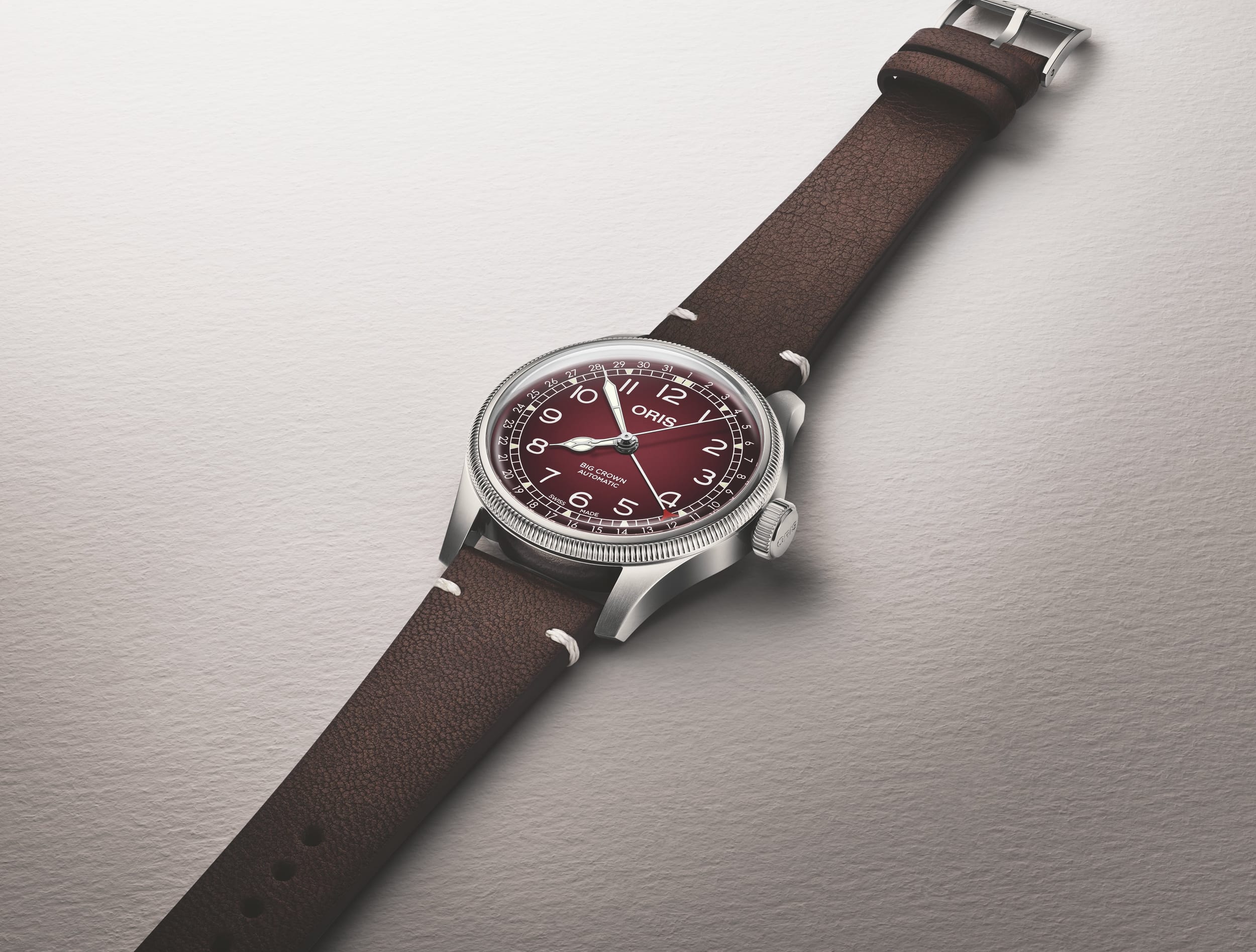 Oris Big Crown x Cervo Volante bordo kadran ve kahverengi geyik derisi kayışla
