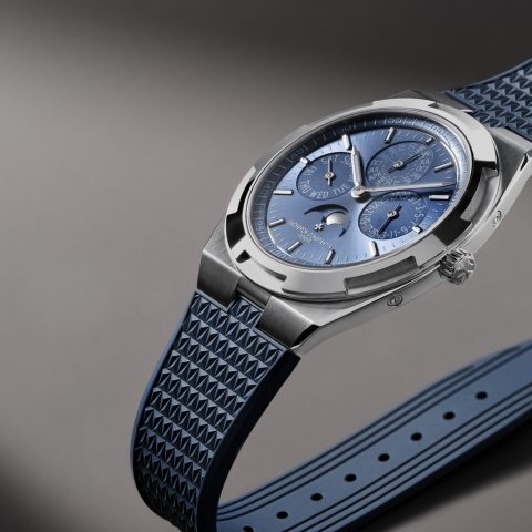 Vacheron Constantin Overseas Perpetual Calendar Ultra-Thin ref. 4300V/220G-H119 mavi kauçuk kayışla