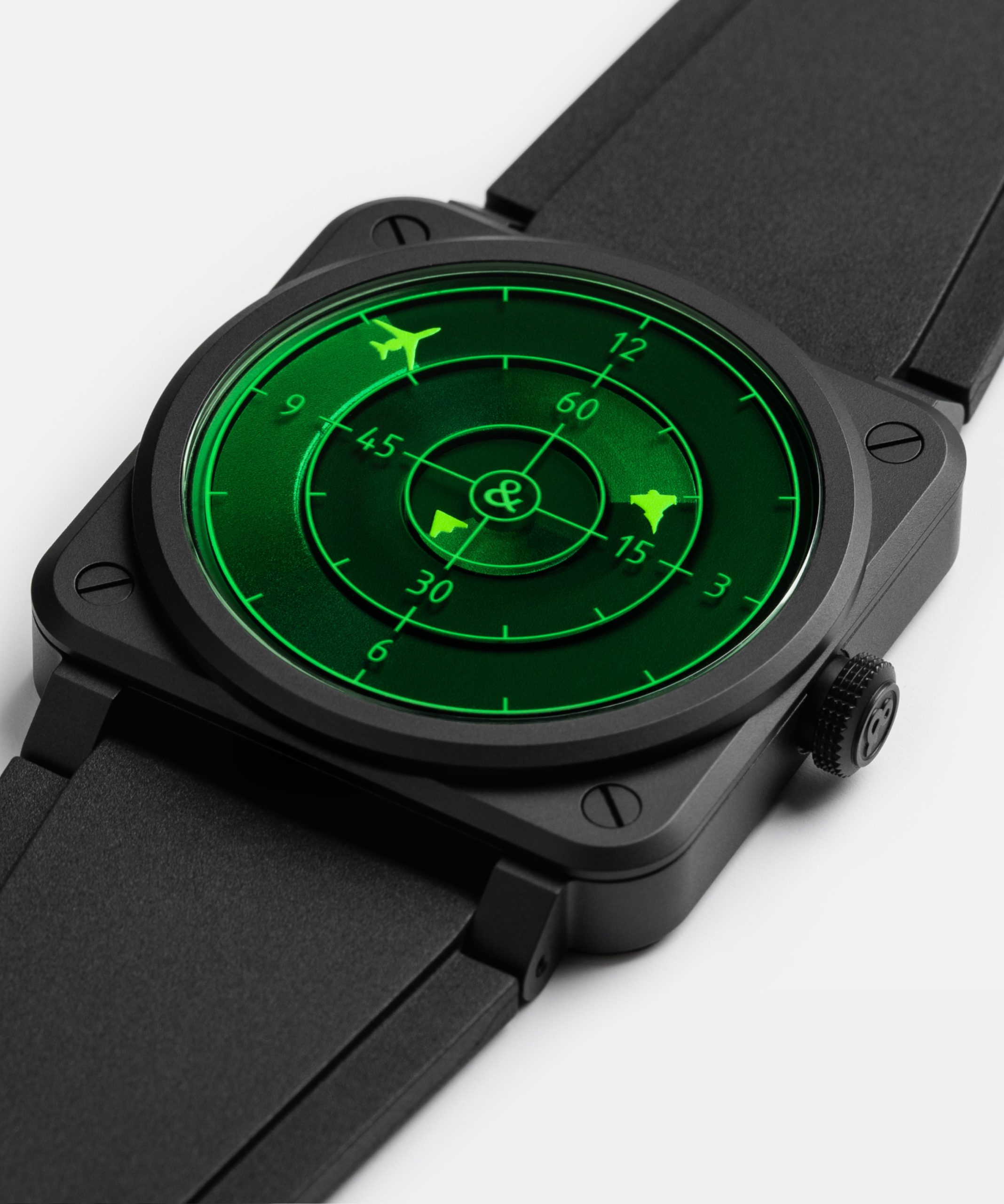 Bell & Ross BR-03 Green Radar Ceramic açılı kasa görünümü