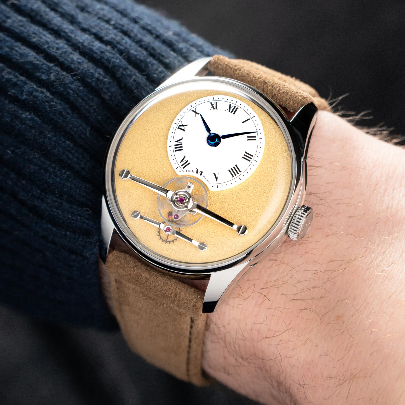 Christopher Ward C1 Loco Classic kahverengi Vesuvio deri kayış Christopher Ward C1 Loco Classic 41 mm Light-catcher kasa ve kahverengi Vesuvio deri kayış