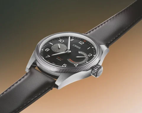 Oris ProPilot Calibre 111 01 111 7808 4164-07 6 20 19LC, siyah kadran, tırtıklı bezel ve kahverengi deri kayış