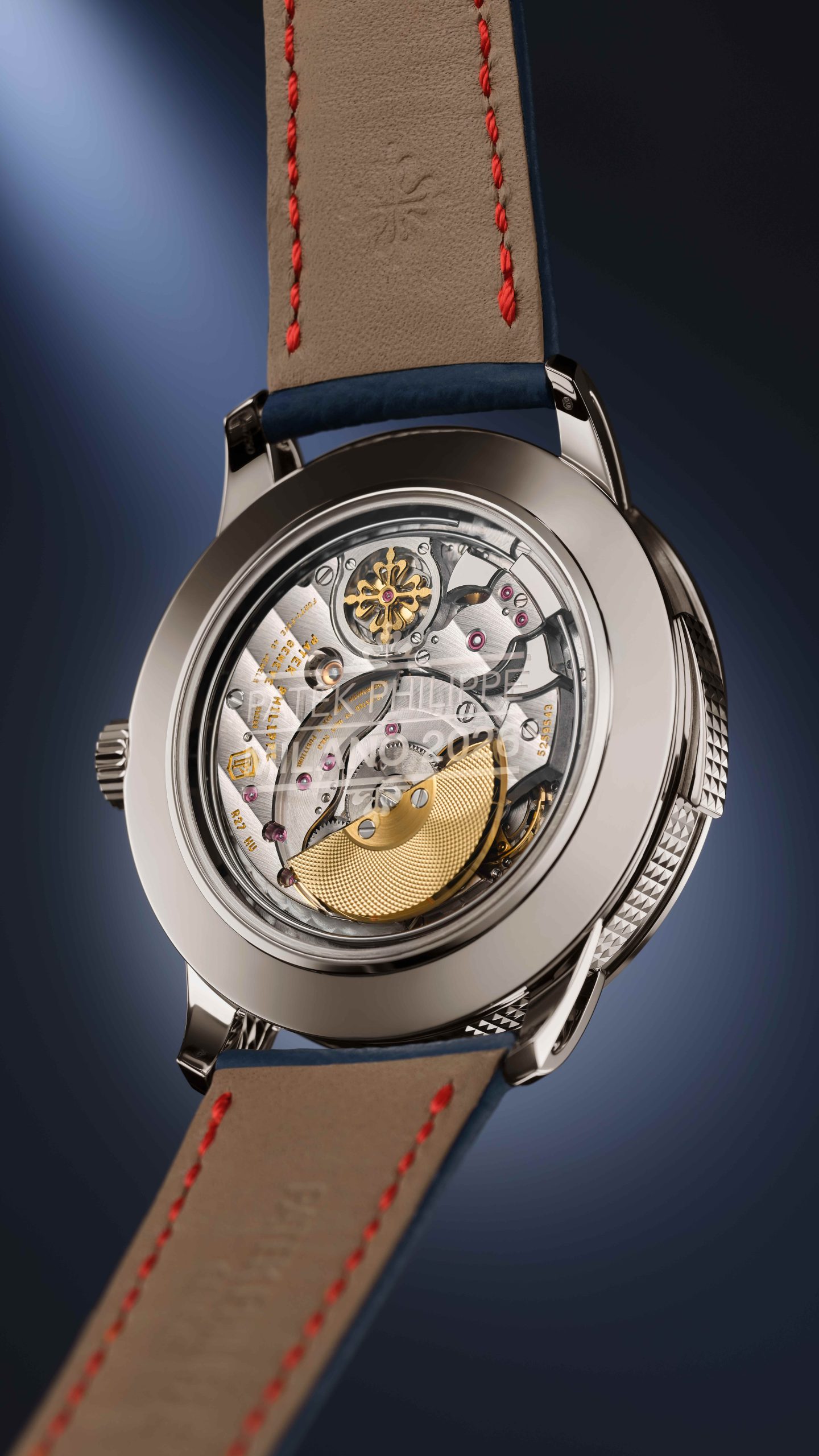 Patek Philippe 5531G Calibre R 27 HU mekanizma ve Milano 2026 arka kapak yazısı