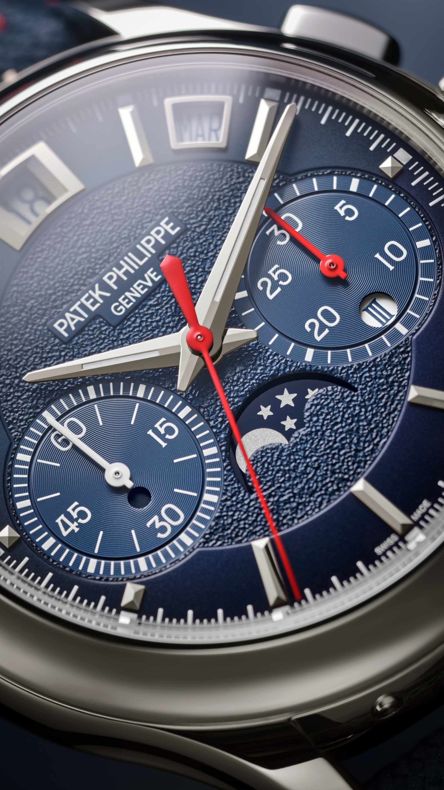 Patek Philippe 5978P-010 kronograf sayaçları artık yıl ve ay evresi göstergeleri