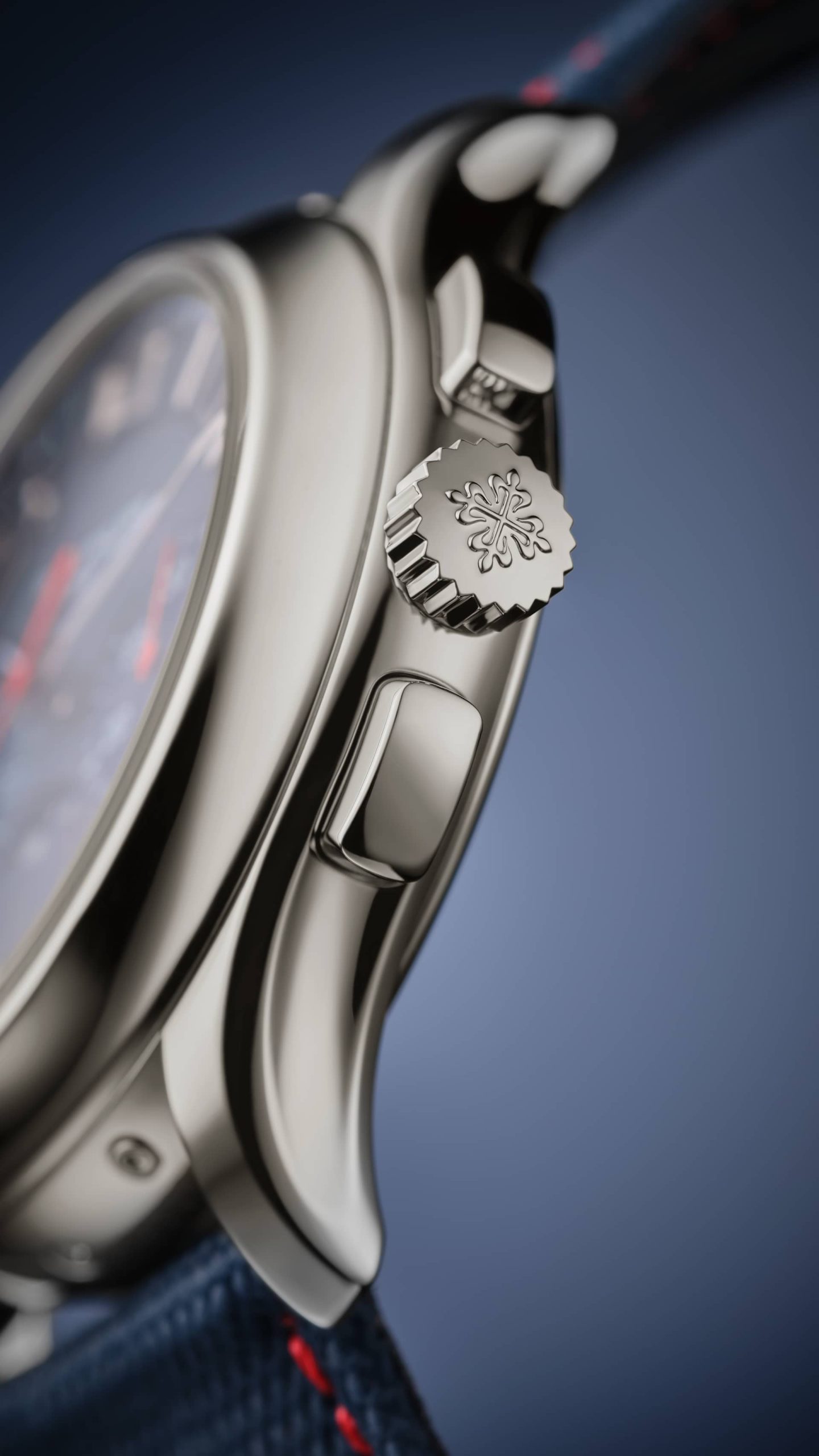Patek Philippe 5978P-010 platin kasa kurma kolu ve kronograf düğmeleri
