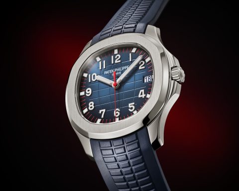 Patek Philippe Aquanaut 5167A-014 mavi kadranlı yatay görünüm